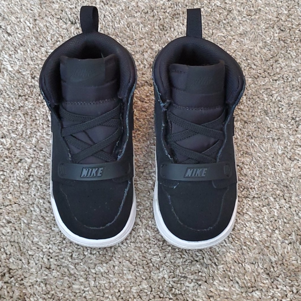 8C Nike Sneakers